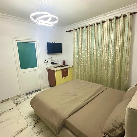Cozy Luxe Apartman Tirana